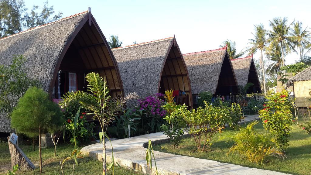 Отель Rose Bungalow Pemenang Экстерьер фото