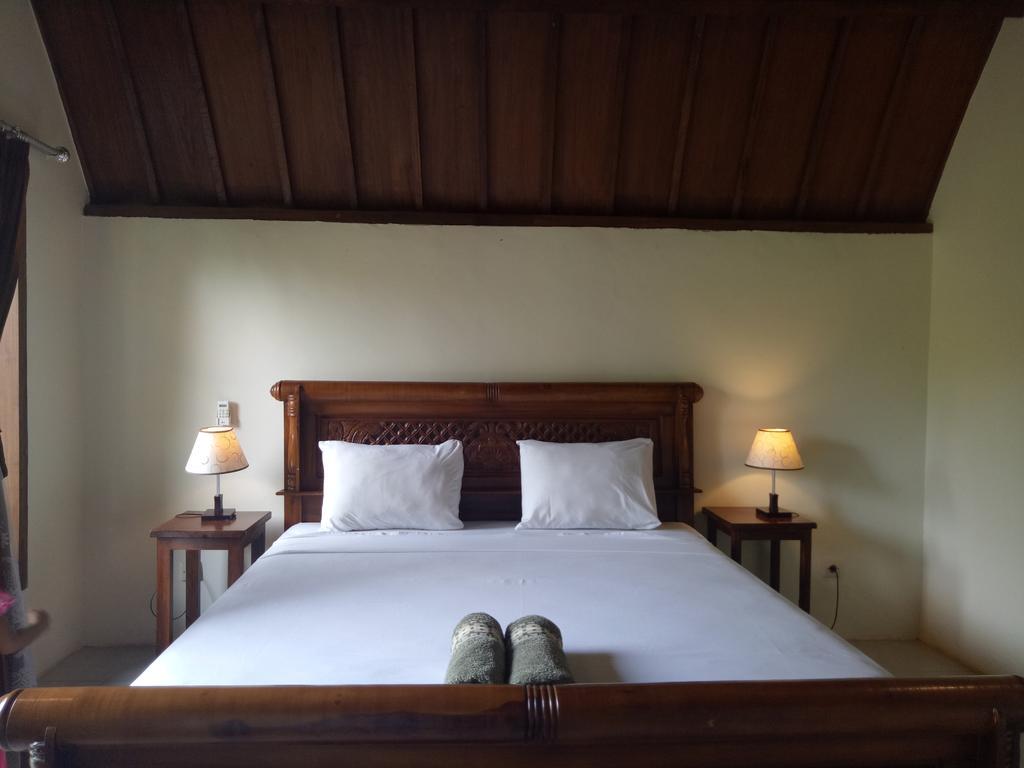 Отель Rose Bungalow Pemenang Экстерьер фото