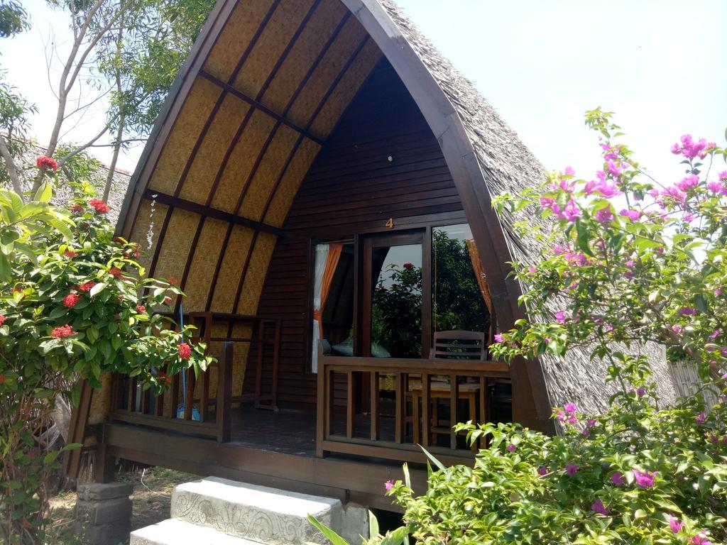 Отель Rose Bungalow Pemenang Экстерьер фото