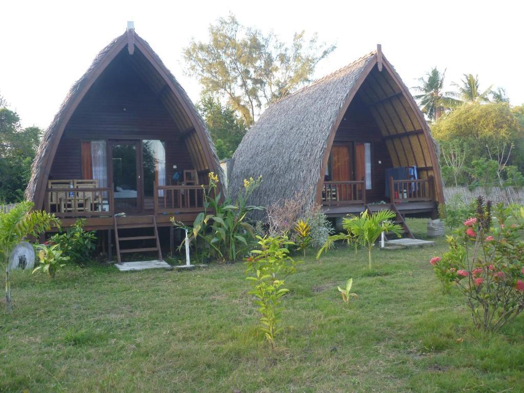 Отель Rose Bungalow Pemenang Экстерьер фото