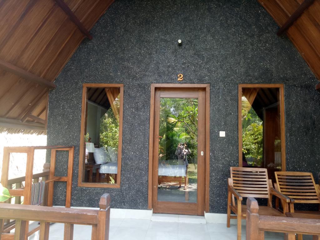 Отель Rose Bungalow Pemenang Экстерьер фото