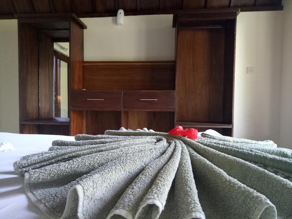 Отель Rose Bungalow Pemenang Экстерьер фото